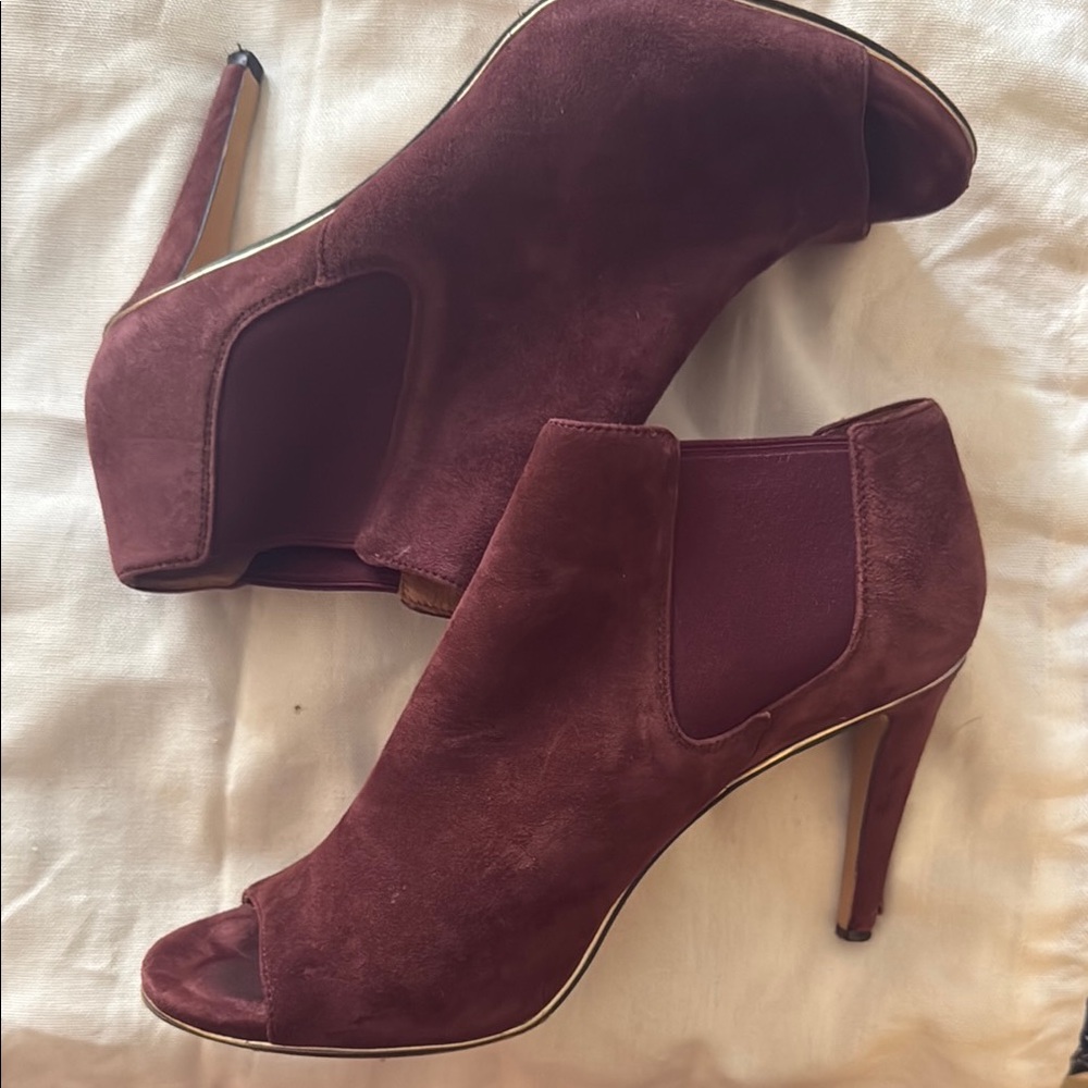 Coach suede Elegant Burgundy Peep-Toe Heels